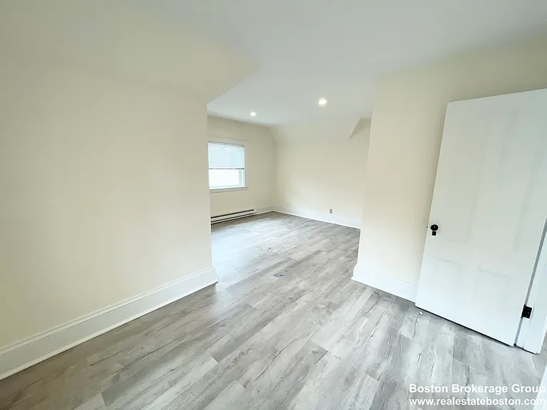 72 Roseclair St #2 — Photo 8