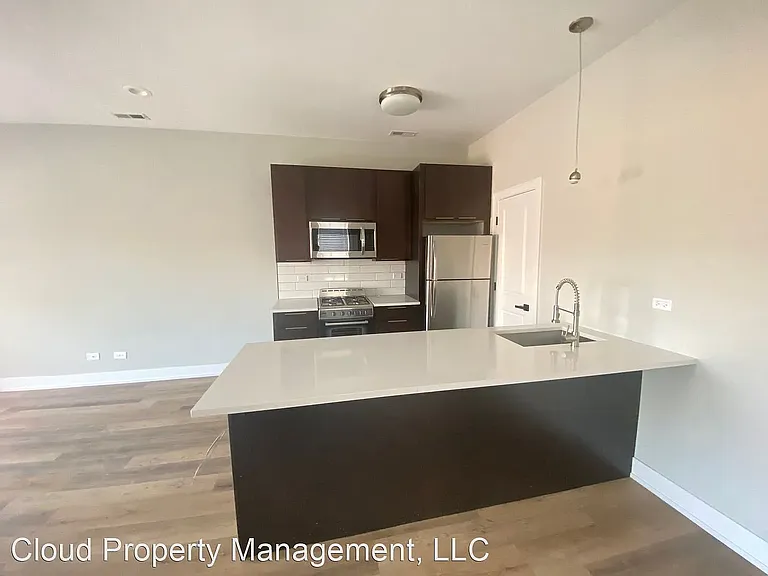 2401 S Homan Ave #2F — Photo 2