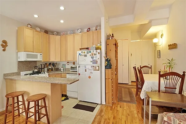 Sold by Citi Habitats | media 9