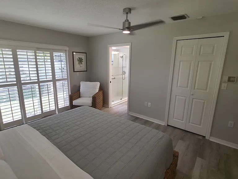 7042 Woodside Oaks Cir — Photo 21