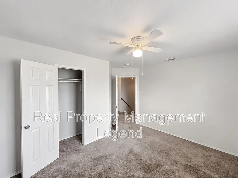 3211 Roundtree Ln — Photo 10