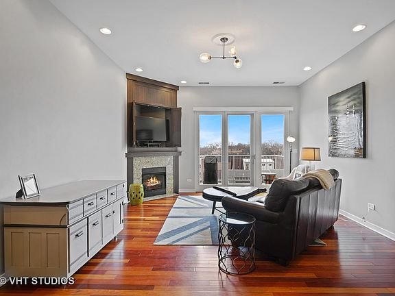 4th image of 3021 W Armitage Ave APT 407