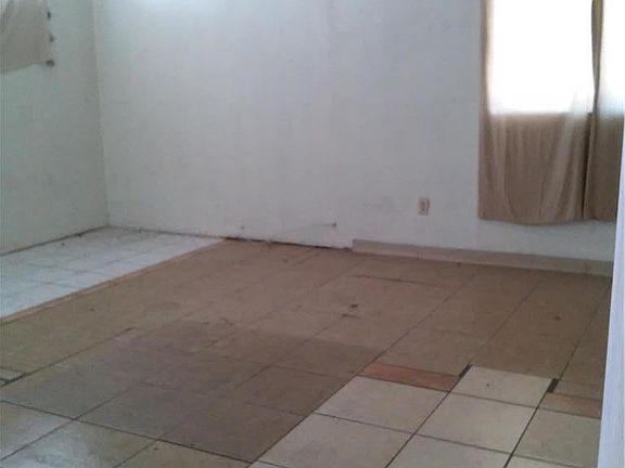 4th image of 1017 N Wilmington Blvd