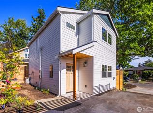 2773 44th Ave SW #B, Seattle, WA 98116