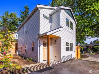 2773 44th Avenue SW #B, Seattle, WA, 98116