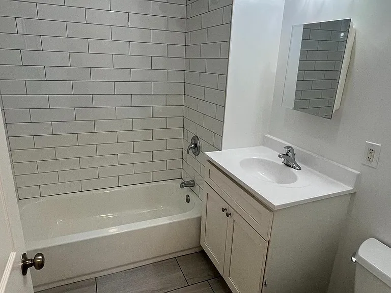 2823 Amber St — Photo 8