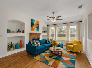 1105 Woodview Dr, Leander, TX 78641