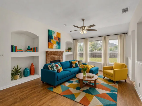 1105 Woodview Dr, Leander, TX 78641