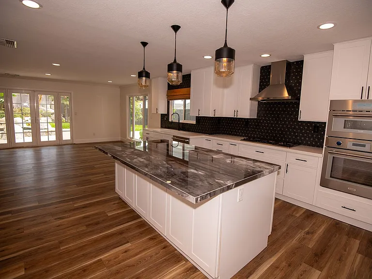 1226 E Ensign Cir — Photo 5