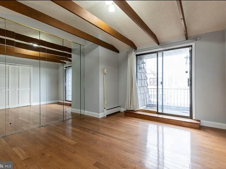 2522 Shields St — Photo 10