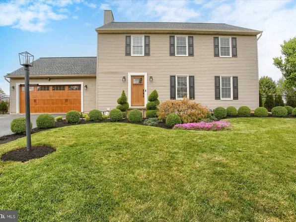 11 Wheatstone Dr, Palmyra, PA 17078