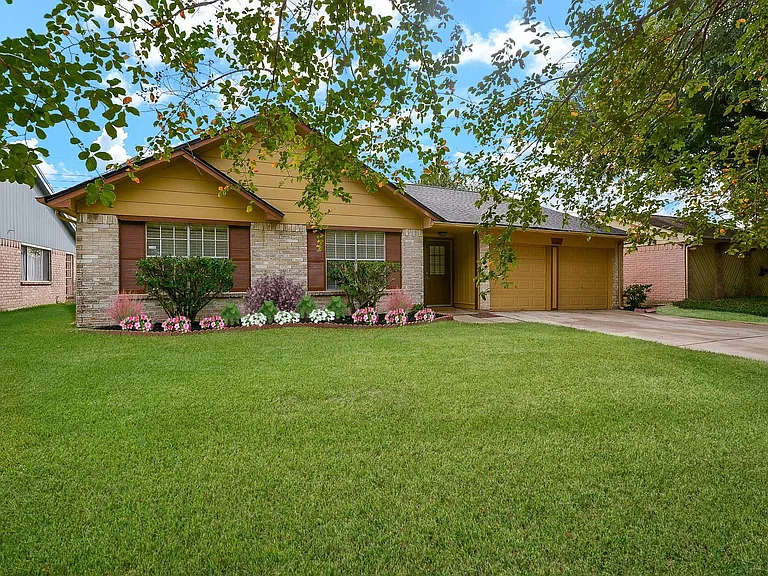 3315 Honey Creek Dr — Photo 1