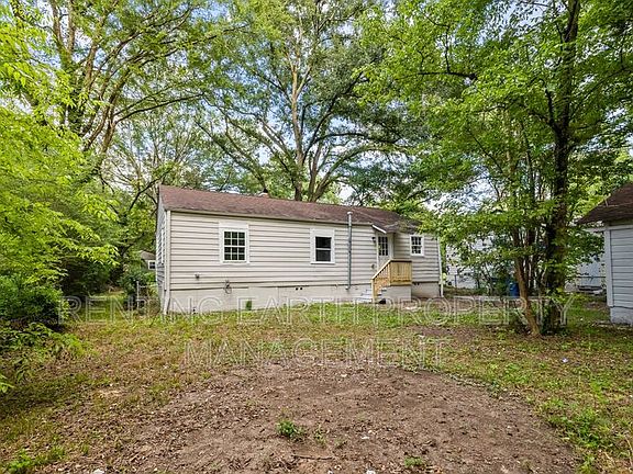3rd image of 832 Meadowbrook Dr