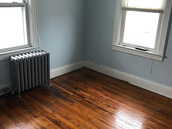 5th image of 140 W Market St