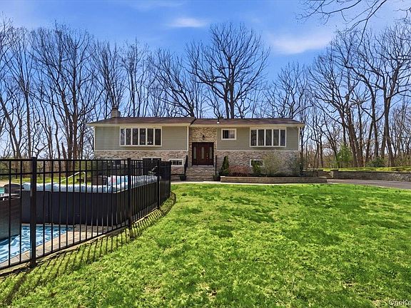3rd image of 263 Oyster Bay Rd