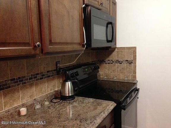 3rd image of 1121A Argyll Cir