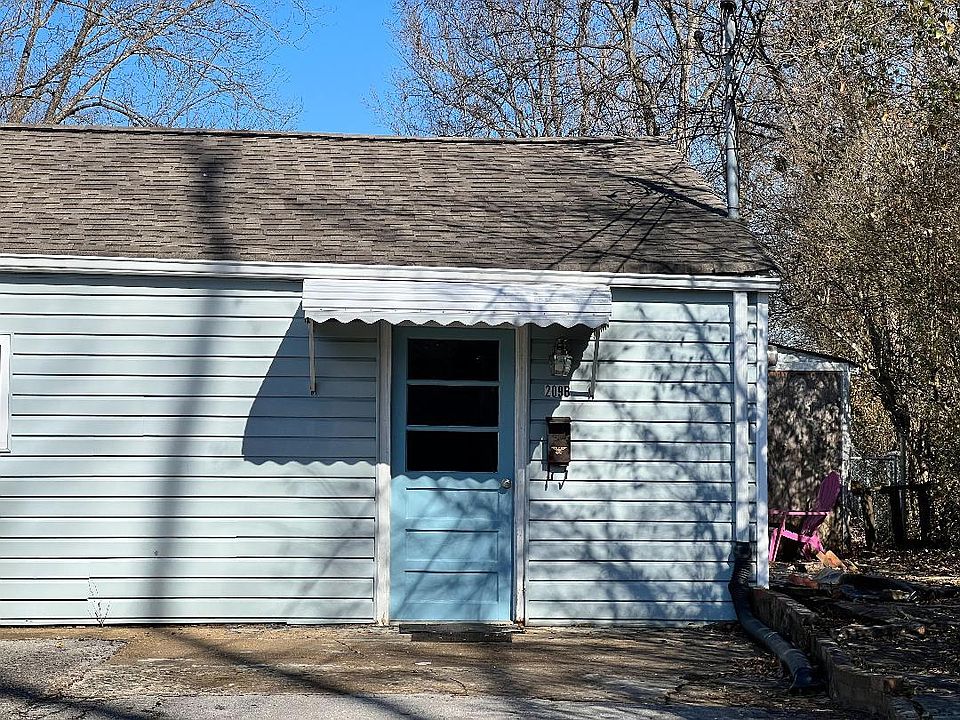 1st image of 209 Marshall Ave #B