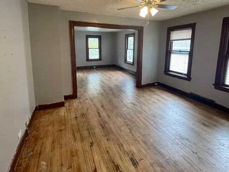 2041 W 103rd St #B — Photo 2