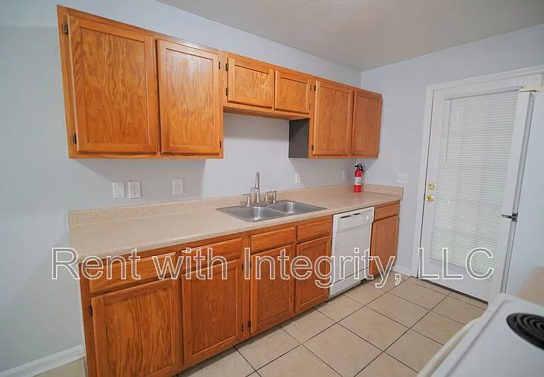 2446 Talco Hills Dr #2446 — Photo 4