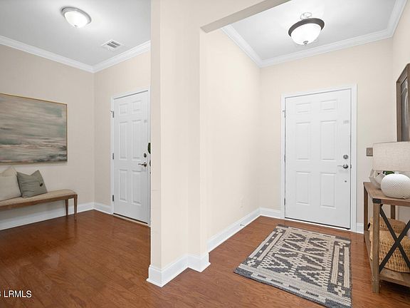 4th image of 589 Knollwood Court