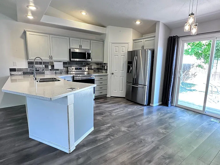 406 Pietra Way — Photo 5