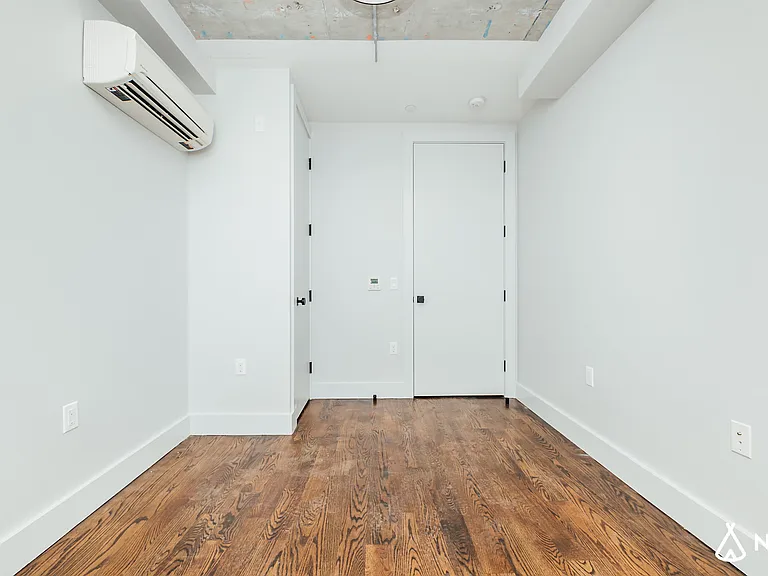 31-19 37th Ave #4B — Photo 5