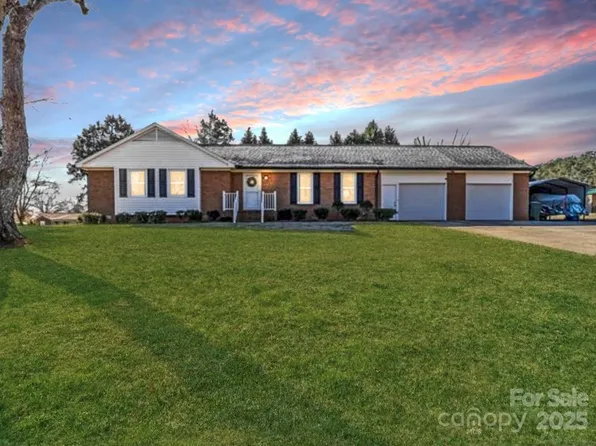 3 Old Farm Rd, Salisbury, NC 28147