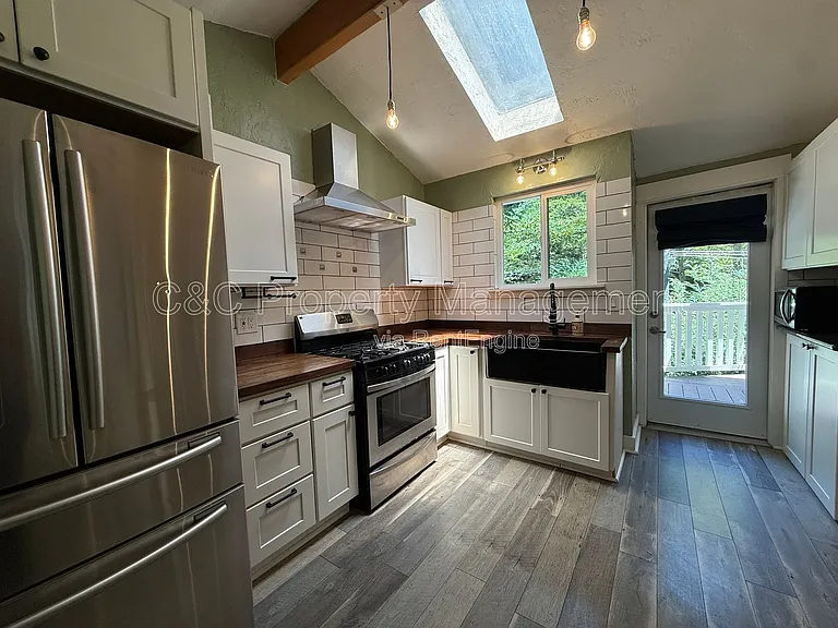 155 West Dr — Photo 5