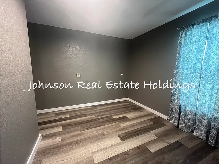 411 1/2 S Creek Ave #1/2 — Photo 7