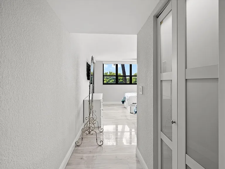 800 Jeffery St — Photo 30