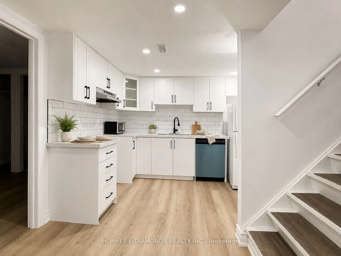2 bed, $1,600 — Photo 2