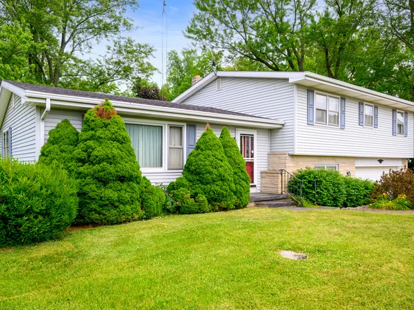 409 S Woodpecker Rd, Hagerstown, IN 47346