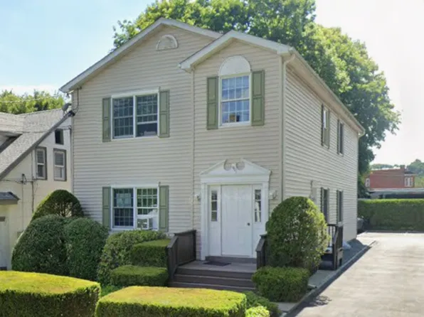 (undisclosed Address), N White Plains, NY 10603