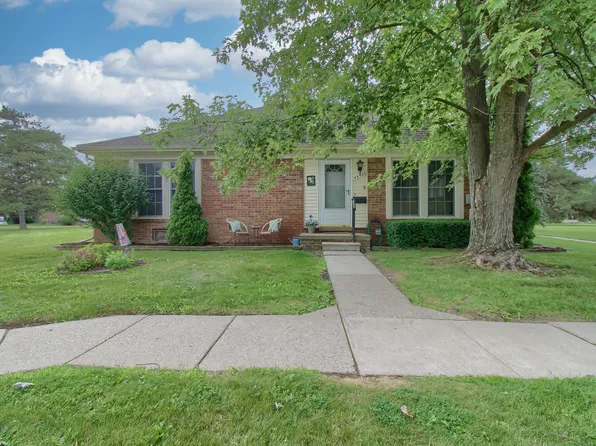 44507 N Umberland Cir, Canton, MI 48187