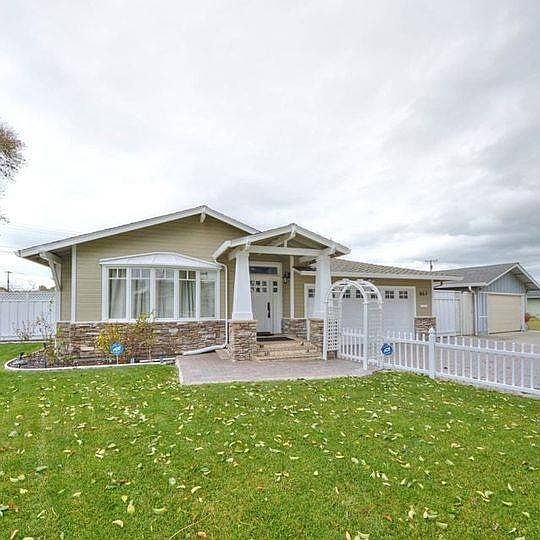 1st image of 867 Baird Ave