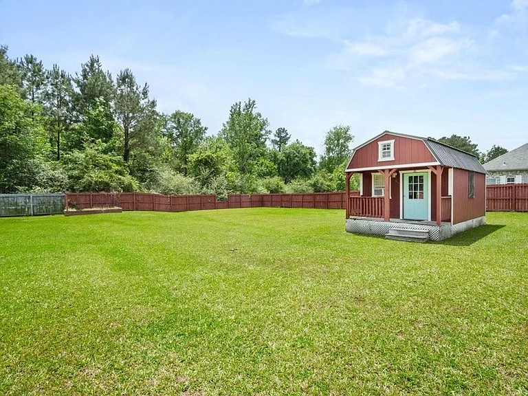 315 Veterans Ln — Photo 23