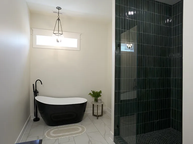 807 N Maple St — Photo 5