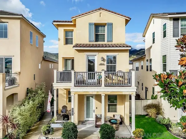 21512 Harmony Village Dr, Escondido, CA 92029