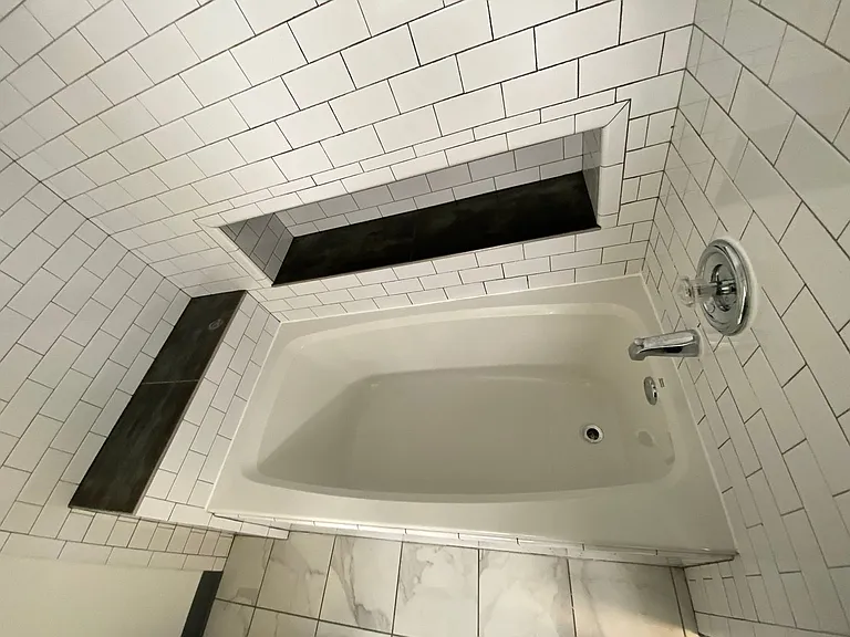 1669 Summit St #1675 — Photo 20