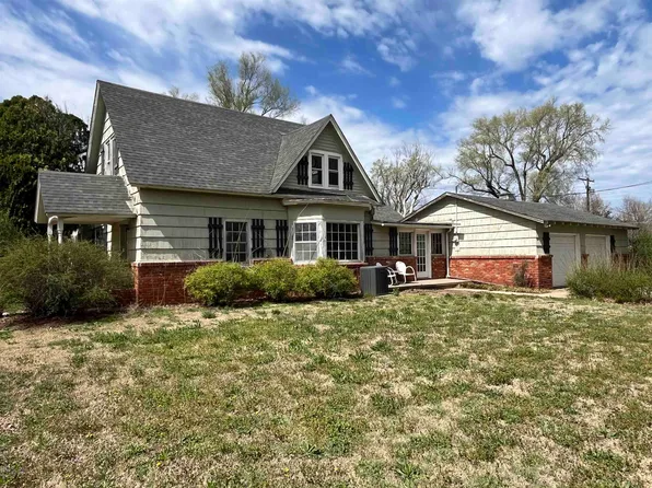 1512 W Blanchard Ave, South Hutchinson, KS 67505