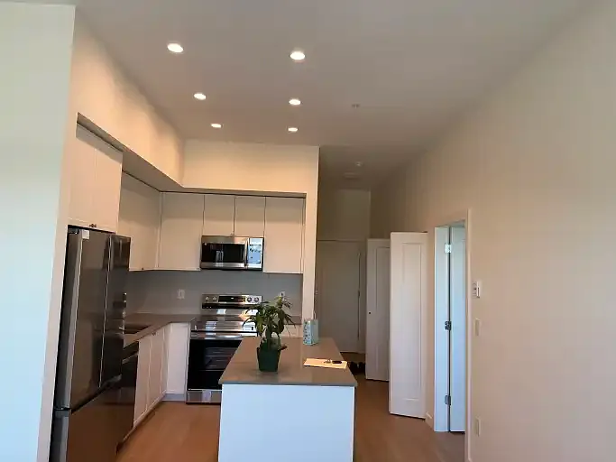 1 bed, 1.0 bath, 630 sqft, $2,000 — Photo 2