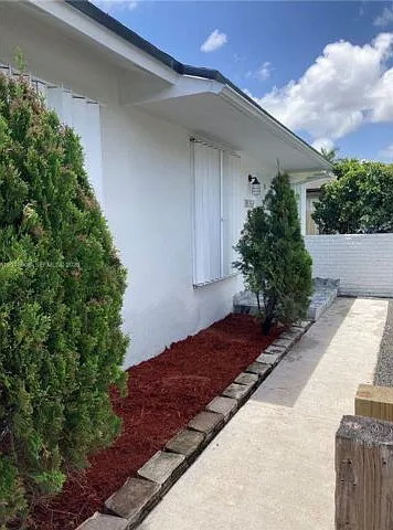 18767 SW 100th Ave — Photo 8