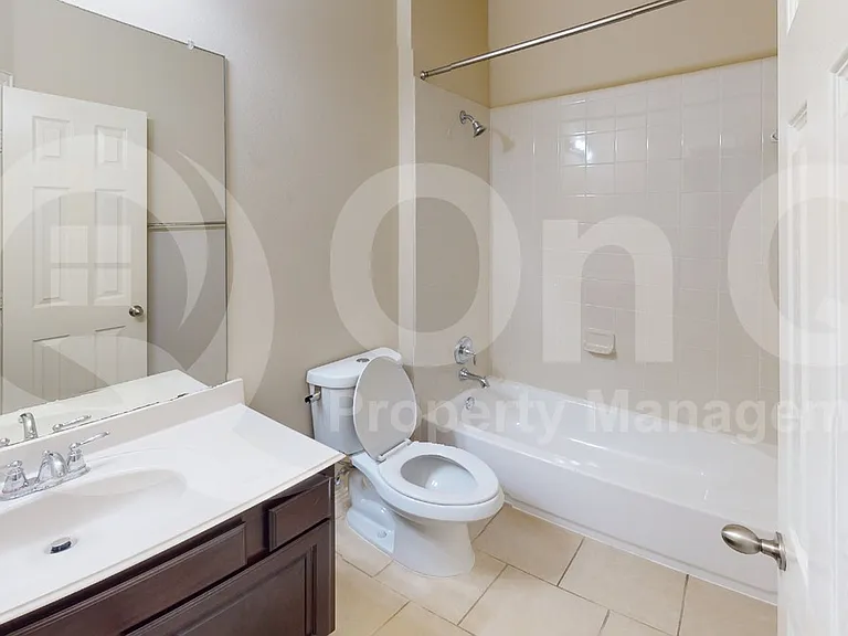 4651 Penelope Ln — Photo 13