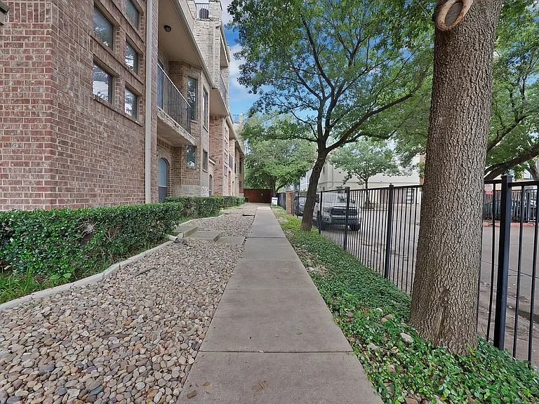 4117 Lafayette St — Photo 3