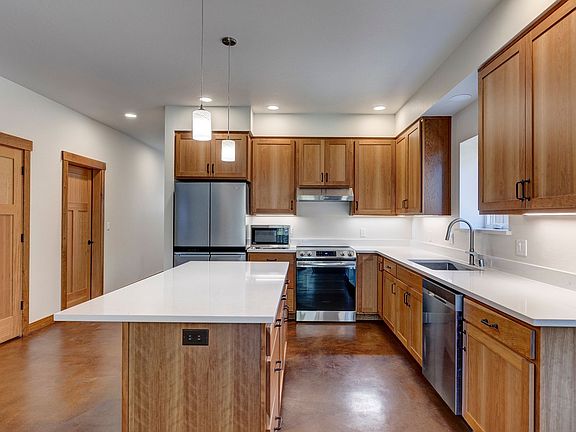 2nd image of 205 NE 3rd St #E