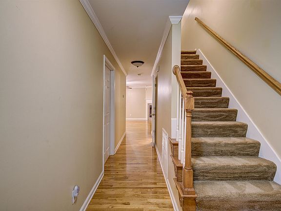 3rd image of 1831 E Oakland Ave APT 8