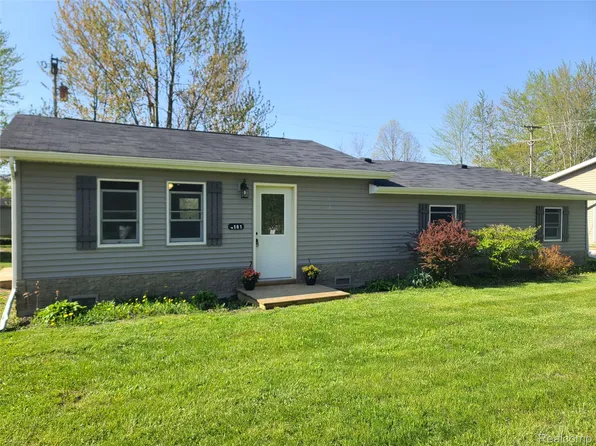 4161 Maple St, Brown City, MI 48416