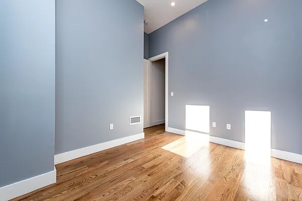 Rented by Brooklyn Group | media 71