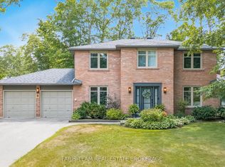 8 Malta Cres, Springwater, ON L9X 0P2