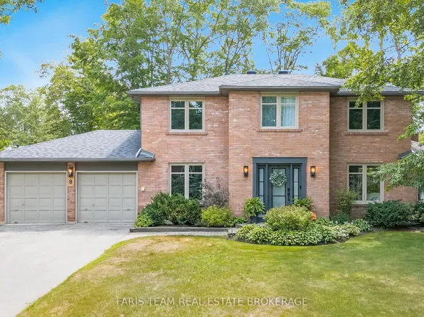 8 Malta Cres, Springwater, ON L9X 0P2